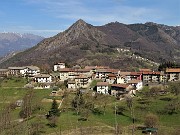 51 Camonier, bella contrada con vista sui monti della Val Serina 